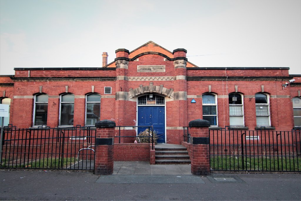 Photo of the disused Erdington Baths as it stands
