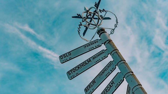 Birminghamairportsign
