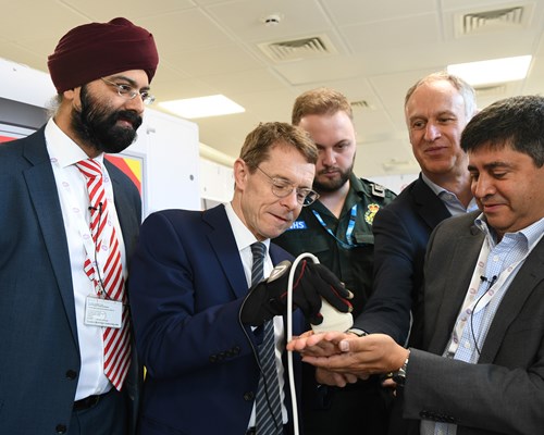 Mayor shown how 5G has the power to save patients’ lives