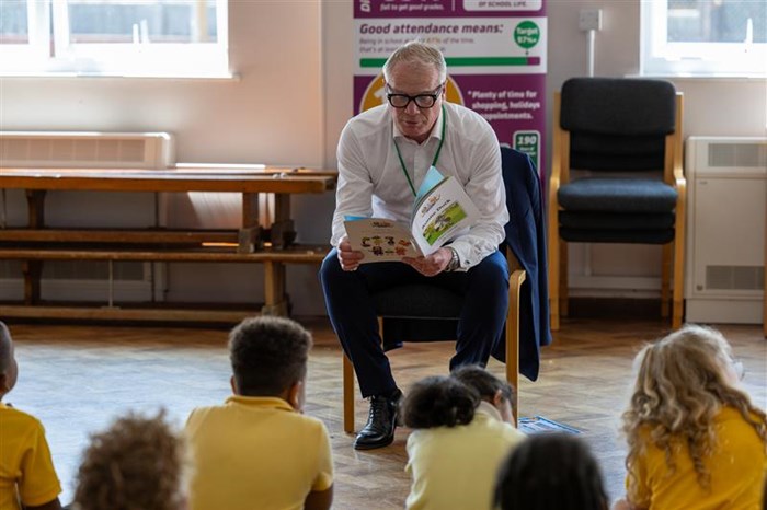 Mayor of the West Midlands Richard Parker reads ‘Auntie Duck’ to pupils at Corngreaves Academy