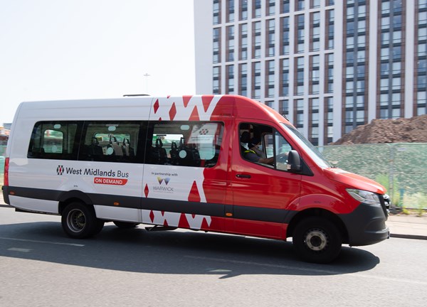 Busondemandpoolmeadow (10)