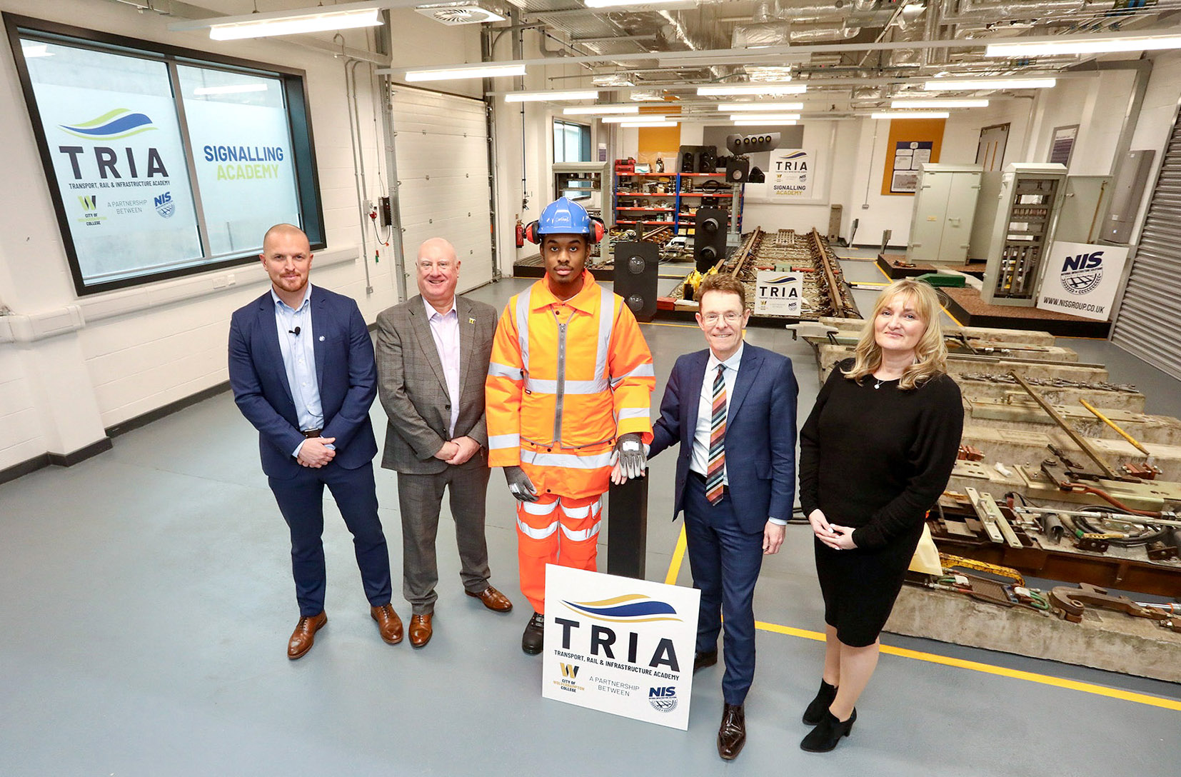(l-r) Davie Carns (NIS), Malcolm Cowgill (City of Wolverhampton College), Tavoy Wilson (Learner at NIS), Andy Street (Mayor of the West Midlands) and Lynn Parker (City of Wolverhampton College)