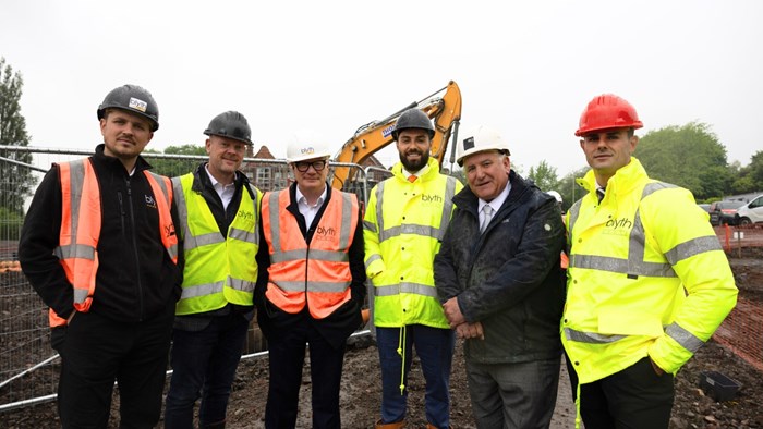 From L-R: Corey Byrne, Production Director Blyth Civils; Simon Blower, Director H2B Homes Ltd; Richard Parker, Mayor of the West Midlands; Robbie Hubball, Group Managing Director, Blyth Group & H2B Homes Ltd; Cllr Patrick Harley; Ritchie Hubball, Director Blyth Group & H2B Homes Ltd.